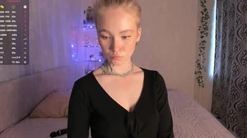melodievejar online show from May 22, 2:12 pm