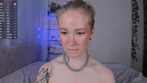 melodievejar online show from May 31, 6:09 pm