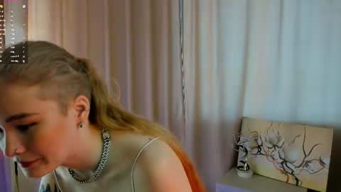 Snapshot of melodievejar chatting on July 3, 4:30 am melodievejar online show from July 3, 4:30 am