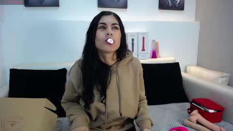 Melodi online show from April 7, 1:44 pm