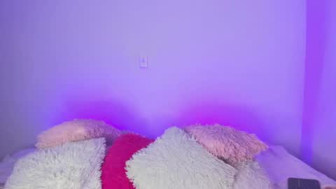 Snapshot of melody__77 chatting on February 26, 4:45 pm online show from February 26, 4:45 pm