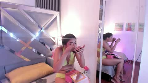 mel  online show from March 15, 9:10 pm