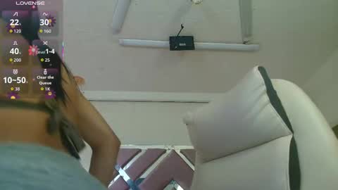 Snapshot of melody_ebonny chatting on November 15, 8:11 am melody_ebonny online show from November 15, 8:11 am