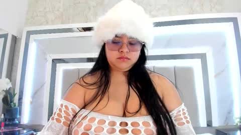 melodycharlotte online show from October 18, 1:12 pm