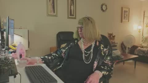 Melody online show from November 8, 2:50 pm