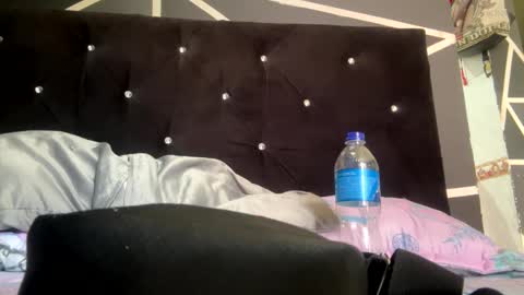 melodysnow online show from December 2, 6:14 pm