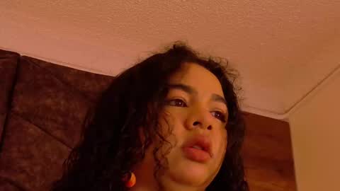 Snapshot of memphiswilliams chatting on November 4, 2:43 am Memphis Williams online show from November 4, 2:43 am