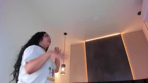 Snapshot of memphiswilliams chatting on December 15, 2:49 am Memphis Williams online show from December 15, 2:49 am