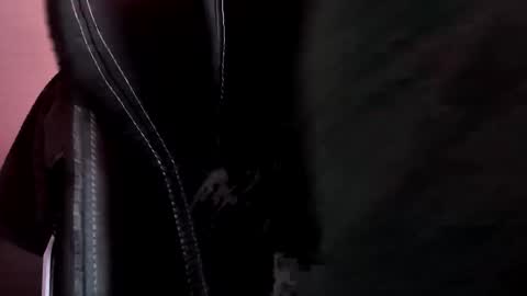 Snapshot of men10_12_1983 chatting on January 3, 8:43 am men10_12_1983 online show from January 3, 8:43 am