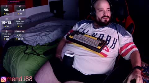 menditeta online show from December 13, 1:48 am