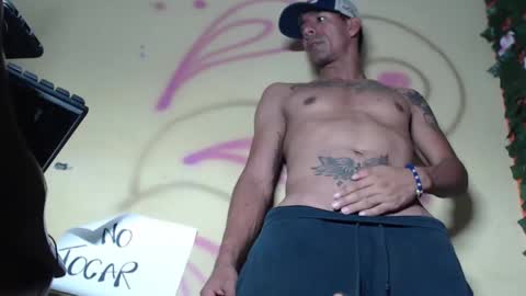 Snapshot of mensexydick20 chatting on March 10, 3:01 am big brown online show from March 10, 3:01 am