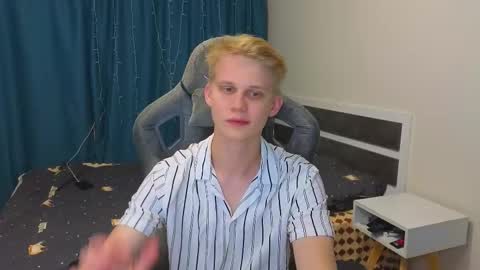 Mickey online show from October 9, 8:18 pm