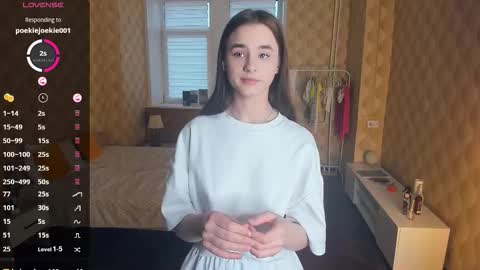 Julie online show from November 17, 7:25 am