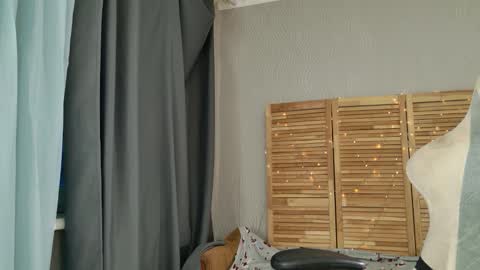 Mia online show from March 2, 4:14 am