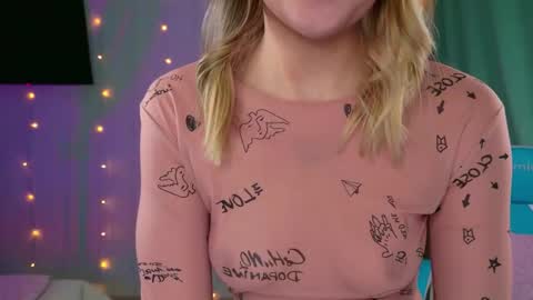 Snapshot of mercedes_robins chatting on February 5, 4:28 am Molly online show from February 5, 4:28 am