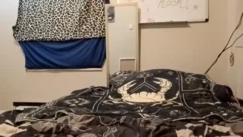 mercedesmakesyoucum6999 online show from May 12, 3:03 am