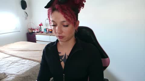 Miss Freckles online show from April 28, 3:28 pm