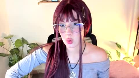 Snapshot of meridaxbrave_ chatting on September 25, 1:42 am laura 3 i am independent model online show from September 25, 1:42 am