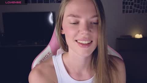 Snapshot of merry_dancers_ chatting on December 26, 6:12 pm Susan online show from December 26, 6:12 pm