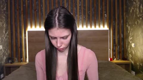 Snapshot of merry_sweets chatting on February 3, 11:36 pm Emilia online show from February 3, 11:36 pm