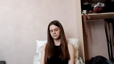 Snapshot of merryishmael chatting on April 16, 7:09 am Aurora online show from April 16, 7:09 am