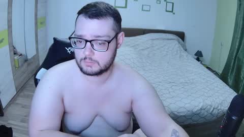 King and Queen online show from April 23, 6:43 pm