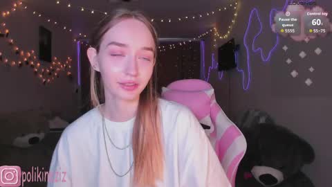 Sara online show from April 14, 1:17 pm