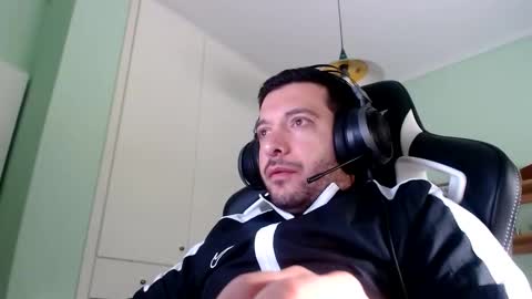 Snapshot of metalic18 chatting on September 28, 5:35 am FunnyTimeHere online show from September 28, 5:35 am