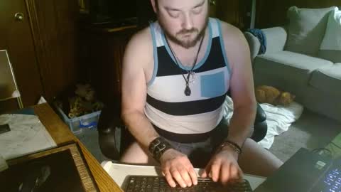 Snapshot of metalsharkk chatting on January 28, 6:27 am metalsharkk online show from January 28, 6:27 am