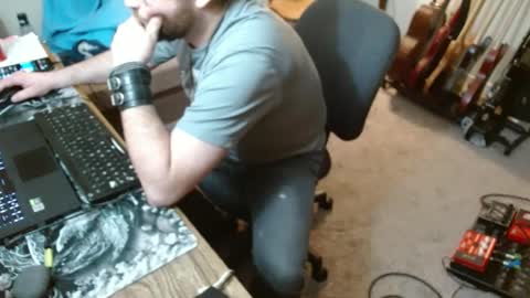 Snapshot of metalsharkk chatting on March 3, 6:37 am metalsharkk online show from March 3, 6:37 am