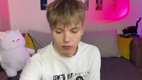 Arthur online show from April 15, 4:36 pm