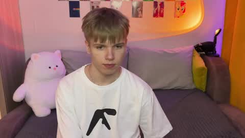 Arthur online show from April 16, 9:39 pm