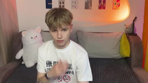 Arthur online show from May 28, 6:16 pm
