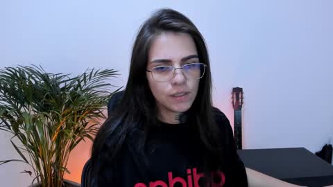 Snapshot of meurief chatting on January 2, 7:01 am Meurif online show from January 2, 7:01 am