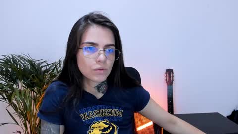 Snapshot of meurief chatting on January 3, 4:37 pm Meurif online show from January 3, 4:37 pm