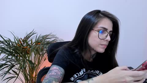 Snapshot of meurief chatting on February 4, 5:55 pm Meurif online show from February 4, 5:55 pm
