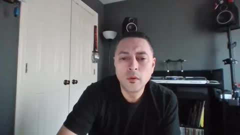 Snapshot of mexirican80 chatting on March 11, 8:53 pm The MexiRican online show from March 11, 8:53 pm