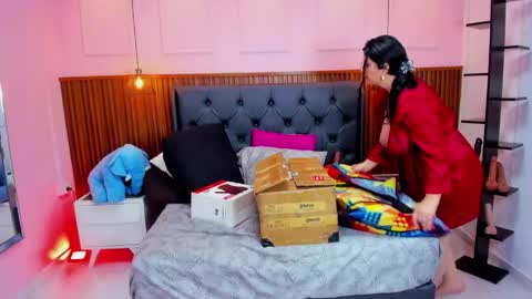 meylagia online show from April 16, 2:51 pm