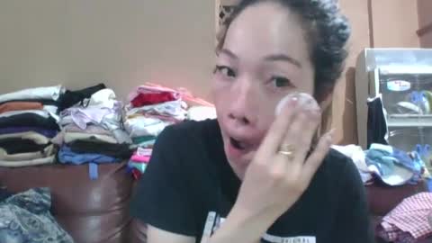 Snapshot of mfccalax33 chatting on December 5, 4:31 am i e h c i R online show from December 5, 4:31 am