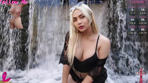 Snapshot of mhia_devil chatting on December 1, 11:25 pm miss devil online show from December 1, 11:25 pm