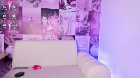 Mia online show from October 25, 2:24 pm