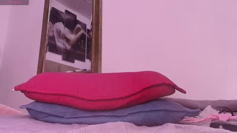 Emi online show from March 6, 7:54 pm