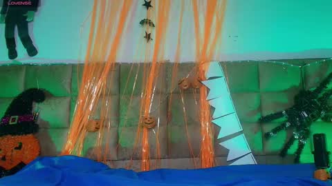 Emi online show from October 18, 9:48 pm