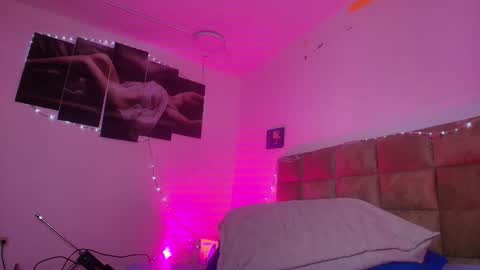 Emi online show from November 5, 7:25 pm