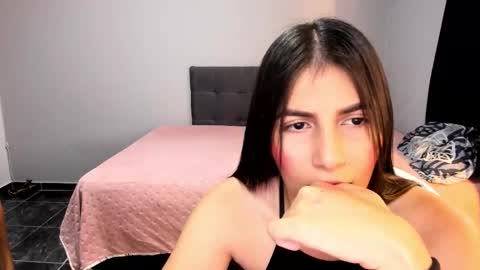 Snapshot of mia_18nice chatting on March 28, 8:19 pm mia_18nice online show from March 28, 8:19 pm