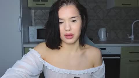 Mia online show from February 26, 9:48 pm