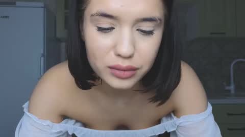 Mia online show from February 27, 3:58 am