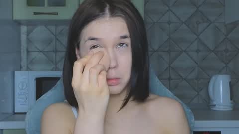 Mia online show from March 6, 11:53 pm