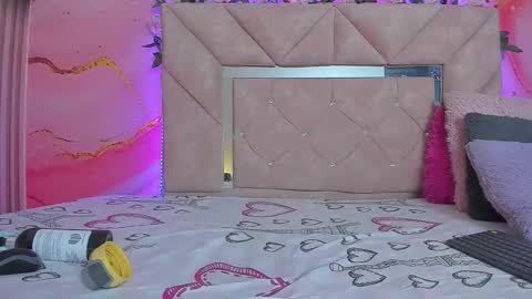 Snapshot of mia__blaze_ chatting on December 16, 3:11 am mia__blaze_ online show from December 16, 3:11 am