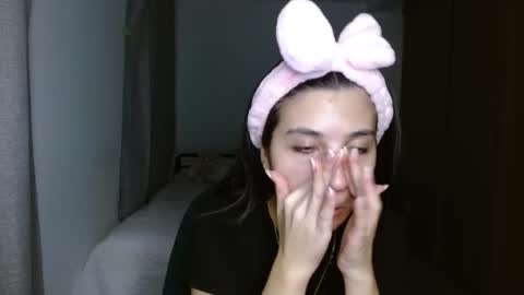 Mia online show from November 13, 4:33 am